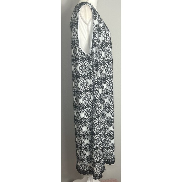 Catherines Black & White Geo Pattern Pullover Dress Plus Size 3X (26/28) - Picture 3 of 8